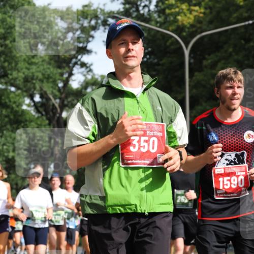 13.09.2026 - 21. swb-Marathon Bremen TobiasT http://msf.ph/oto/10285283 13.09.2026 12:11:46 Laufen 350, 21, 25, 1590, 21 meine-sportfotos.de