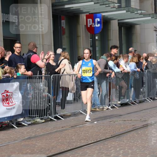 13.09.2026 - 21. swb-Marathon Bremen Strokosch-Dieckow http://msf.ph/oto/10285284 13.09.2026 10:38:25 Ziel 10441, 10926, 11127, 12370, 13539, 10302, 11142, 13507, 13551, 13553, 13559, 13584, 13587, 13636 meine-sportfotos.de