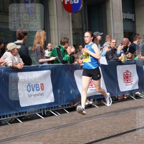 13.09.2026 - 21. swb-Marathon Bremen Strokosch-Dieckow http://msf.ph/oto/10285301 13.09.2026 10:38:26 Ziel 10441, 10926, 11127, 12370, 13539, 10302, 11142, 13507, 13551, 13553, 13559, 13584, 13587, 13636 meine-sportfotos.de