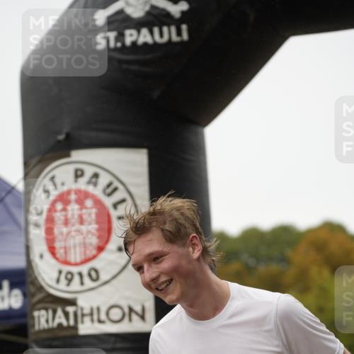 13.09.2026 - Stadtparktriathlon Patografie http://msf.ph/oto/10285319 13.09.2026 13:23:29 Ziel 938, 978 meine-sportfotos.de