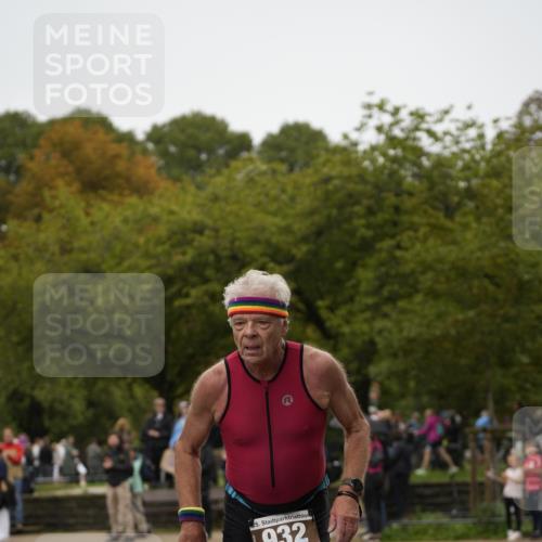 13.09.2026 - Stadtparktriathlon Patografie http://msf.ph/oto/10285337 13.09.2026 13:23:41 Ziel 932, 938 meine-sportfotos.de