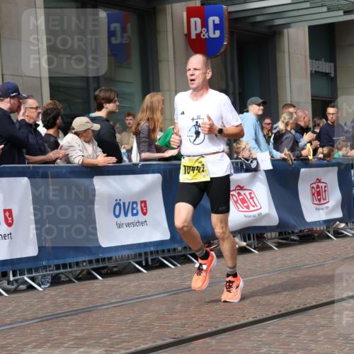 13.09.2026 - 21. swb-Marathon Bremen Strokosch-Dieckow http://msf.ph/oto/10285342 13.09.2026 10:38:31 Ziel 10782, 10926, 11127, 11338, 12370, 13539, 10441, 13507, 13553, 13636 meine-sportfotos.de