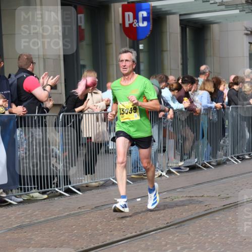 13.09.2026 - 21. swb-Marathon Bremen Strokosch-Dieckow http://msf.ph/oto/10285350 13.09.2026 10:38:32 Ziel 10782, 10926, 11127, 11338, 12370, 13539, 10441, 13507, 13539, 13553, 13636 meine-sportfotos.de