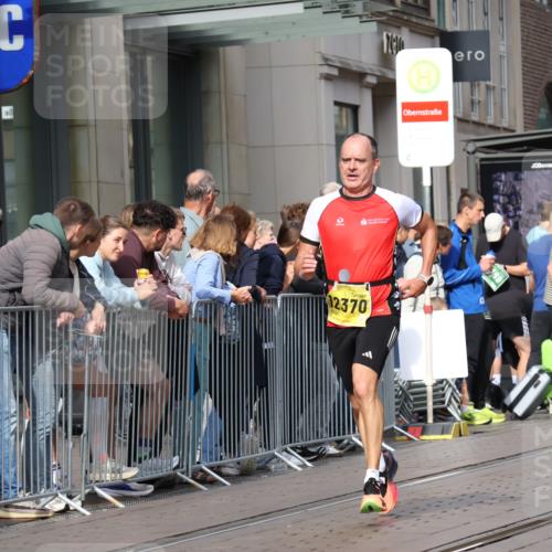 13.09.2026 - 21. swb-Marathon Bremen Strokosch-Dieckow http://msf.ph/oto/10285382 13.09.2026 10:38:37 Ziel 10782, 10926, 11127, 11338, 12003, 12370, 10441, 12370, 13507, 13539, 13553 meine-sportfotos.de