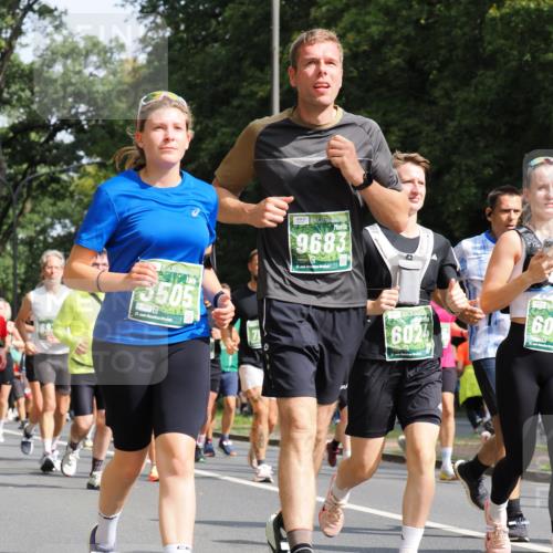 13.09.2026 - 21. swb-Marathon Bremen TobiasT http://msf.ph/oto/10285419 13.09.2026 12:12:28 Laufen 3505, 21, 26, 9683, 21, 26, 6024, 60 meine-sportfotos.de