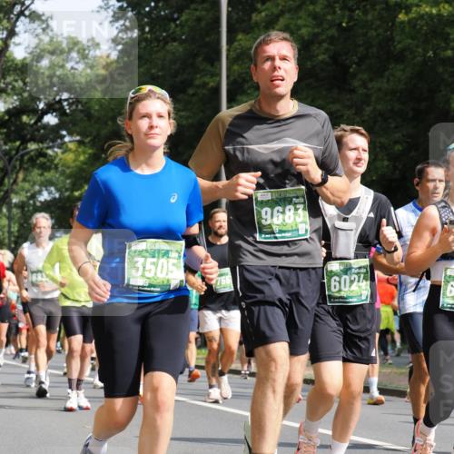 13.09.2026 - 21. swb-Marathon Bremen TobiasT http://msf.ph/oto/10285426 13.09.2026 12:12:29 Laufen 883, 3505, 9683, 6024, 21 meine-sportfotos.de