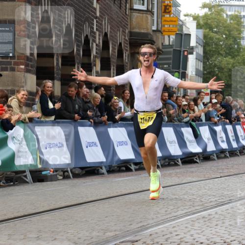 13.09.2026 - 21. swb-Marathon Bremen Strokosch-Dieckow http://msf.ph/oto/10285451 13.09.2026 10:34:33 Ziel 13605, 13610, 13633, 10818, 12358, 12413, 12540, 13637 meine-sportfotos.de