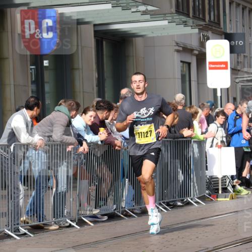 13.09.2026 - 21. swb-Marathon Bremen Strokosch-Dieckow http://msf.ph/oto/10285458 13.09.2026 10:38:47 Ziel 10782, 10926, 11227, 11338, 11454, 12003, 13641, 10441, 10926, 11127, 12370, 13507, 13539 meine-sportfotos.de