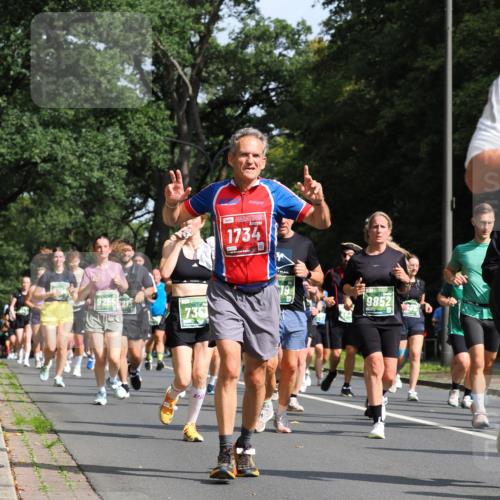 13.09.2026 - 21. swb-Marathon Bremen TobiasT http://msf.ph/oto/10285463 13.09.2026 12:12:37 Laufen 9255, 215, 7351, 1734, 1259, 9852 meine-sportfotos.de