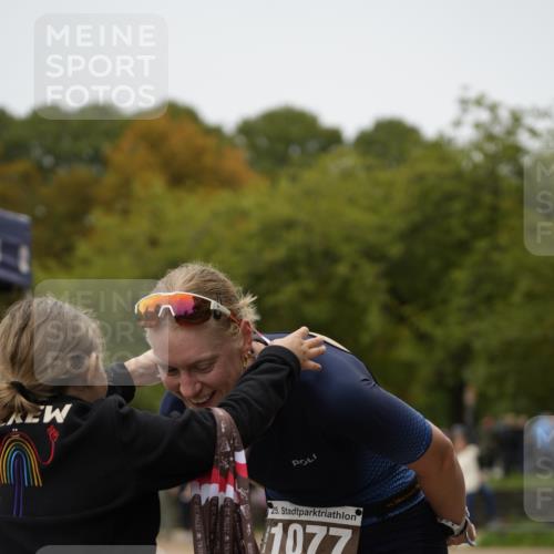 13.09.2026 - Stadtparktriathlon Patografie http://msf.ph/oto/10285465 13.09.2026 13:25:54 Ziel 1077 meine-sportfotos.de
