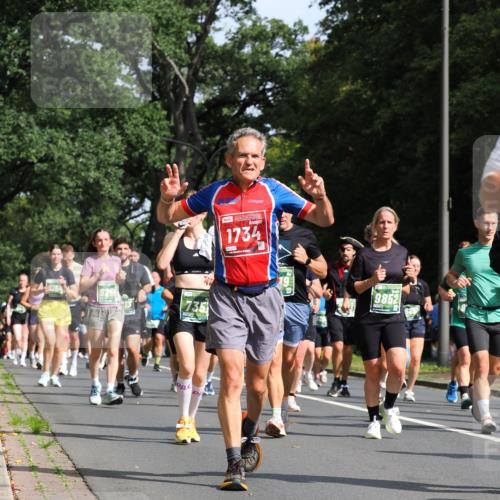 13.09.2026 - 21. swb-Marathon Bremen TobiasT http://msf.ph/oto/10285470 13.09.2026 12:12:37 Laufen 8164, 9255, 735, 1734, 125, 9852 meine-sportfotos.de