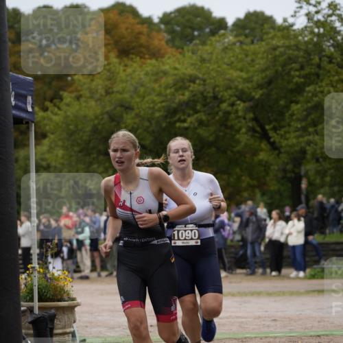 13.09.2026 - Stadtparktriathlon Patografie http://msf.ph/oto/10285473 13.09.2026 13:26:07 Ziel 1090, 1104 meine-sportfotos.de