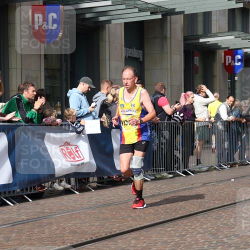 13.09.2026 - 21. swb-Marathon Bremen Strokosch-Dieckow http://msf.ph/oto/10285533 13.09.2026 10:38:55 Ziel 11227, 11454, 12003, 13556, 13641, 10782, 10926, 11127, 11338, 12370, 13539 meine-sportfotos.de