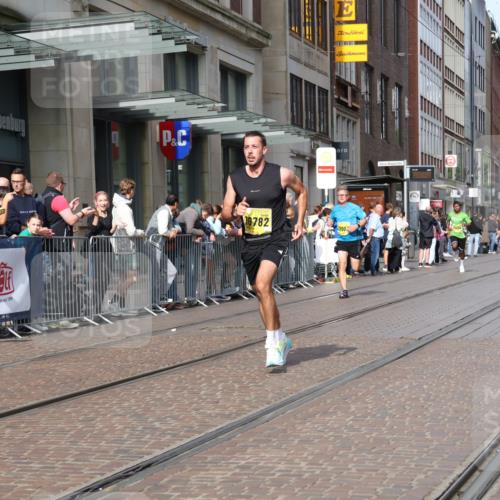 13.09.2026 - 21. swb-Marathon Bremen Strokosch-Dieckow http://msf.ph/oto/10285592 13.09.2026 10:39:02 Ziel 11227, 11454, 11713, 12404, 13556, 13641, 10782, 10926, 11127, 11338, 12003, 12370 meine-sportfotos.de