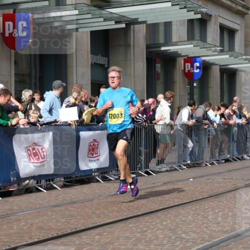 13.09.2026 - 21. swb-Marathon Bremen Strokosch-Dieckow http://msf.ph/oto/10285640 13.09.2026 10:39:04 Ziel 11227, 11454, 11713, 12404, 13556, 13641, 10782, 10926, 11127, 11338, 12003 meine-sportfotos.de