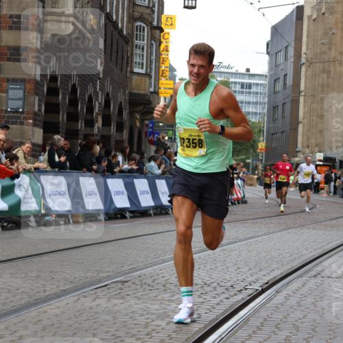 13.09.2026 - 21. swb-Marathon Bremen Strokosch-Dieckow http://msf.ph/oto/10285663 13.09.2026 10:34:58 Ziel 10818, 12358, 12413, 12540, 13637, 10261, 10262, 13505, 13560 meine-sportfotos.de