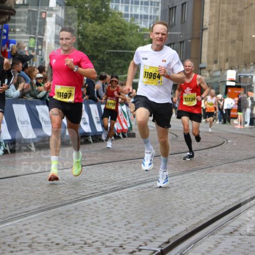 13.09.2026 - 21. swb-Marathon Bremen Strokosch-Dieckow http://msf.ph/oto/10285693 13.09.2026 10:35:02 Ziel 10818, 11964, 12358, 12413, 12540, 13637, 10261, 10262, 10994, 11512, 13505, 13560 meine-sportfotos.de