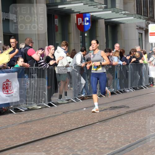 13.09.2026 - 21. swb-Marathon Bremen Strokosch-Dieckow http://msf.ph/oto/10285703 13.09.2026 10:39:10 Ziel 11227, 11713, 12404, 13513, 13556, 10782, 10926, 11127, 11338, 11454, 12003, 13641 meine-sportfotos.de