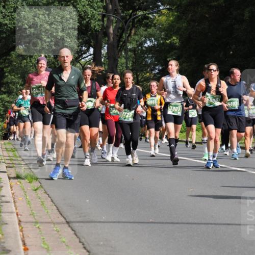 13.09.2026 - 21. swb-Marathon Bremen TobiasT http://msf.ph/oto/10285708 13.09.2026 12:14:07 Laufen 9431, 5666, 3907, 4802, 428, 7257 meine-sportfotos.de