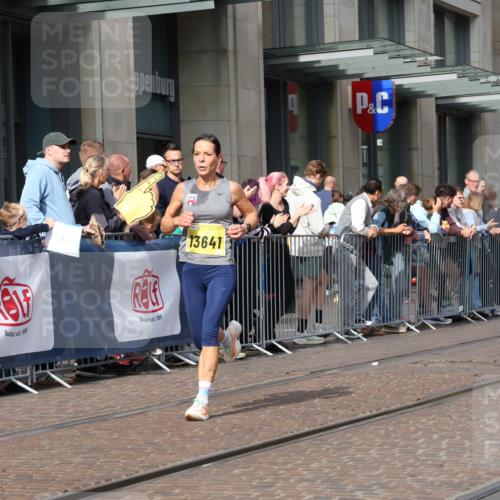 13.09.2026 - 21. swb-Marathon Bremen Strokosch-Dieckow http://msf.ph/oto/10285723 13.09.2026 10:39:11 Ziel 11227, 11713, 12404, 13513, 13556, 13642, 10782, 10926, 11127, 11227, 11338, 11454, 12003, 13641 meine-sportfotos.de