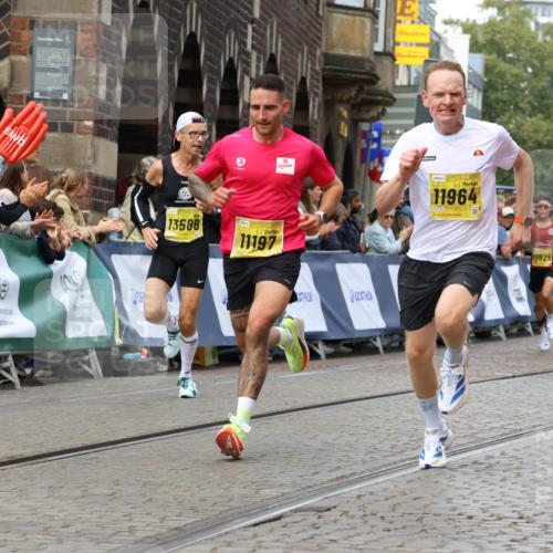 13.09.2026 - 21. swb-Marathon Bremen Strokosch-Dieckow http://msf.ph/oto/10285733 13.09.2026 10:35:03 Ziel 10818, 11197, 11964, 12358, 12413, 12540, 13637, 10261, 10262, 10994, 11512, 13505, 13560 meine-sportfotos.de