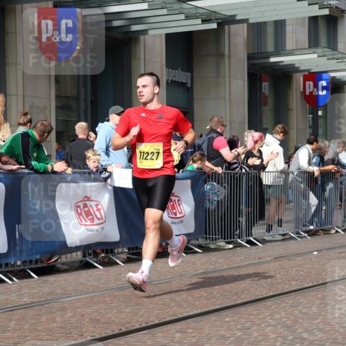 13.09.2026 - 21. swb-Marathon Bremen Strokosch-Dieckow http://msf.ph/oto/10285758 13.09.2026 10:39:13 Ziel 11713, 12404, 13513, 13556, 13642, 10782, 11227, 11338, 11454, 12003, 13641 meine-sportfotos.de