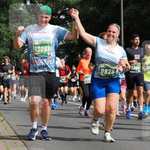 13.09.2026 - 21. swb-Marathon Bremen TobiasT http://msf.ph/oto/10285764 13.09.2026 12:14:18 Laufen 21, 26, 13098, 6754, 10, 00, 1006, 21, 26, 9828, 8884, 867 meine-sportfotos.de