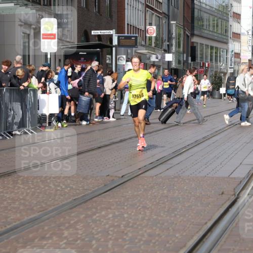 13.09.2026 - 21. swb-Marathon Bremen Strokosch-Dieckow http://msf.ph/oto/10285774 13.09.2026 10:39:16 Ziel 11713, 12404, 13513, 13556, 13642, 10782, 11227, 11338, 11454, 12003, 13556, 13641 meine-sportfotos.de