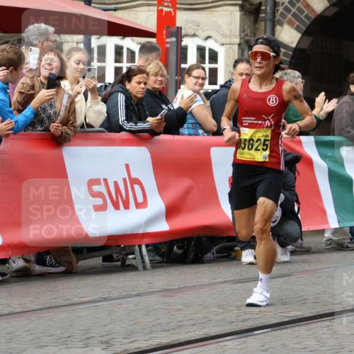 13.09.2026 - 21. swb-Marathon Bremen Strokosch-Dieckow http://msf.ph/oto/10285799 13.09.2026 10:35:08 Ziel 10818, 11197, 11964, 12358, 12413, 12540, 13588, 13601, 13625, 13637, 10994, 11068, 11176, 11512, 13514, 13540, 13590, 13619 meine-sportfotos.de
