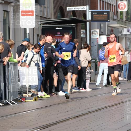 13.09.2026 - 21. swb-Marathon Bremen Strokosch-Dieckow http://msf.ph/oto/10285819 13.09.2026 10:39:21 Ziel 11713, 12339, 12404, 13513, 13642, 11227, 11454, 12003, 13556, 13641 meine-sportfotos.de