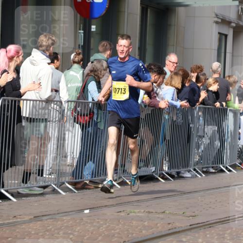 13.09.2026 - 21. swb-Marathon Bremen Strokosch-Dieckow http://msf.ph/oto/10285829 13.09.2026 10:39:24 Ziel 11713, 12339, 12404, 13513, 13519, 13642, 11227, 11454, 12003, 13556, 13641 meine-sportfotos.de