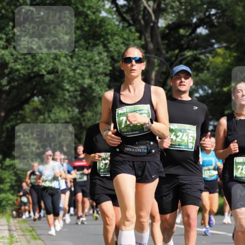 13.09.2026 - 21. swb-Marathon Bremen TobiasT http://msf.ph/oto/10285868 13.09.2026 12:15:11 Laufen 67, 4245, 26, 132, 2, 78 meine-sportfotos.de