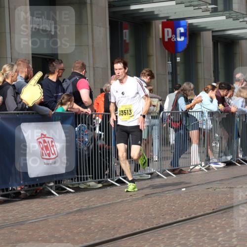 13.09.2026 - 21. swb-Marathon Bremen Strokosch-Dieckow http://msf.ph/oto/10285897 13.09.2026 10:39:30 Ziel 11198, 11721, 12144, 12339, 13513, 13519, 13642, 11227, 11454, 11713, 12404, 13513, 13556, 13641 meine-sportfotos.de