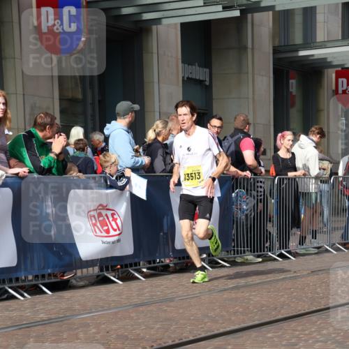 13.09.2026 - 21. swb-Marathon Bremen Strokosch-Dieckow http://msf.ph/oto/10285905 13.09.2026 10:39:31 Ziel 11198, 11721, 12144, 12339, 13519, 13642, 11227, 11713, 12404, 13513, 13556, 13641 meine-sportfotos.de