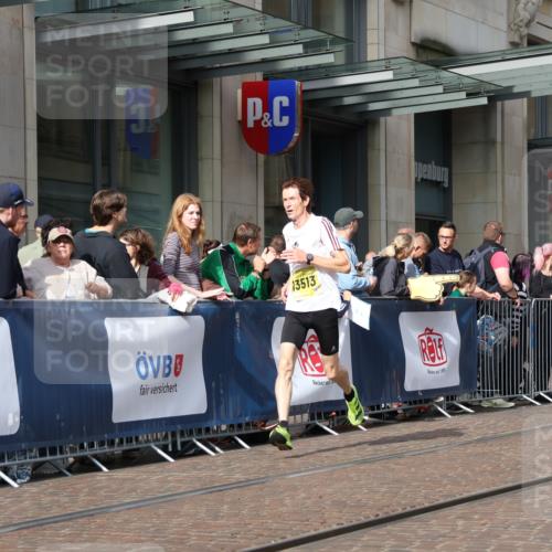 13.09.2026 - 21. swb-Marathon Bremen Strokosch-Dieckow http://msf.ph/oto/10285914 13.09.2026 10:39:32 Ziel 11198, 11721, 12144, 12339, 13519, 13642, 11227, 11713, 12404, 13513, 13556, 13641 meine-sportfotos.de