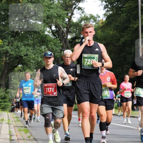 13.09.2026 - 21. swb-Marathon Bremen TobiasT http://msf.ph/oto/10285943 13.09.2026 12:16:03 Laufen 4899, 1176, 2, 720, 21, 710, 5756, 942 meine-sportfotos.de