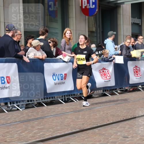 13.09.2026 - 21. swb-Marathon Bremen Strokosch-Dieckow http://msf.ph/oto/10285950 13.09.2026 10:39:38 Ziel 11198, 11721, 12144, 12339, 13519, 11713, 12404, 13513, 13556, 13642 meine-sportfotos.de
