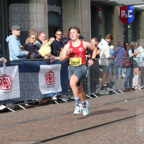 13.09.2026 - 21. swb-Marathon Bremen Strokosch-Dieckow http://msf.ph/oto/10286001 13.09.2026 10:39:51 Ziel 11198, 11721, 12144, 12339, 12404, 13513, 13519, 13642 meine-sportfotos.de