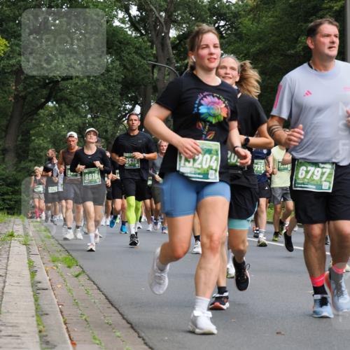 13.09.2026 - 21. swb-Marathon Bremen TobiasT http://msf.ph/oto/10286024 13.09.2026 12:16:23 Laufen 2130, 7792, 9919, 3518, 15204, 15130, 725, 6797 meine-sportfotos.de
