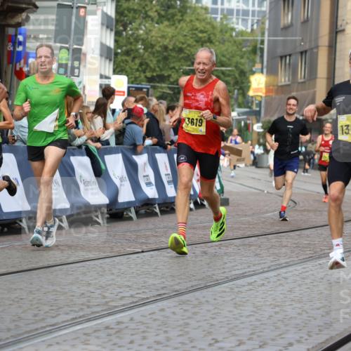 13.09.2026 - 21. swb-Marathon Bremen Strokosch-Dieckow http://msf.ph/oto/10286041 13.09.2026 10:35:28 Ziel 10261, 10262, 10994, 11512, 13505, 13560, 13625, 12289, 13558 meine-sportfotos.de