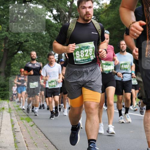 13.09.2026 - 21. swb-Marathon Bremen TobiasT http://msf.ph/oto/10286045 13.09.2026 12:16:31 Laufen 4293, 6828, 8990, 21, 26, 6108, 3056 meine-sportfotos.de