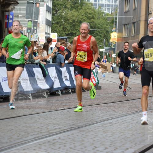 13.09.2026 - 21. swb-Marathon Bremen Strokosch-Dieckow http://msf.ph/oto/10286056 13.09.2026 10:35:28 Ziel 10261, 10262, 10994, 11512, 13505, 13560, 13625, 12289, 13558 meine-sportfotos.de