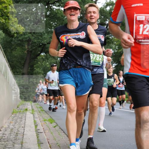 13.09.2026 - 21. swb-Marathon Bremen TobiasT http://msf.ph/oto/10286071 13.09.2026 12:16:38 Laufen 9792, 26, 2199, 12 meine-sportfotos.de
