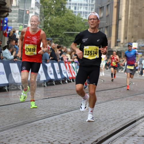 13.09.2026 - 21. swb-Marathon Bremen Strokosch-Dieckow http://msf.ph/oto/10286074 13.09.2026 10:35:29 Ziel 10261, 10262, 10994, 11512, 13505, 13560, 12289, 13558 meine-sportfotos.de