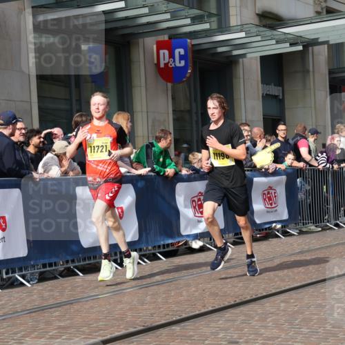 13.09.2026 - 21. swb-Marathon Bremen Strokosch-Dieckow http://msf.ph/oto/10286090 13.09.2026 10:40:00 Ziel 11373, 13616, 11198, 11721, 12144, 12339, 13519, 13642 meine-sportfotos.de