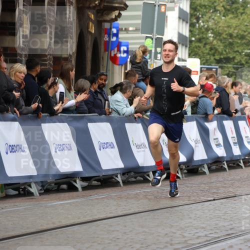 13.09.2026 - 21. swb-Marathon Bremen Strokosch-Dieckow http://msf.ph/oto/10286101 13.09.2026 10:35:32 Ziel 10261, 10262, 10994, 11068, 11512, 13505, 13514, 13540, 13560, 13590, 13619, 13558 meine-sportfotos.de