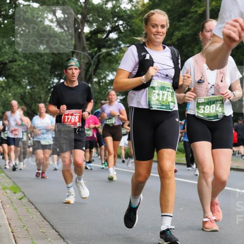 13.09.2026 - 21. swb-Marathon Bremen TobiasT http://msf.ph/oto/10286117 13.09.2026 12:16:47 Laufen 1786, 3179, 21, 3904 meine-sportfotos.de