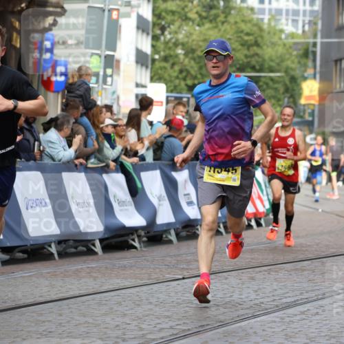 13.09.2026 - 21. swb-Marathon Bremen Strokosch-Dieckow http://msf.ph/oto/10286139 13.09.2026 10:35:33 Ziel 10261, 10262, 10994, 11068, 11512, 13505, 13514, 13540, 13560, 13590, 13619, 13558 meine-sportfotos.de