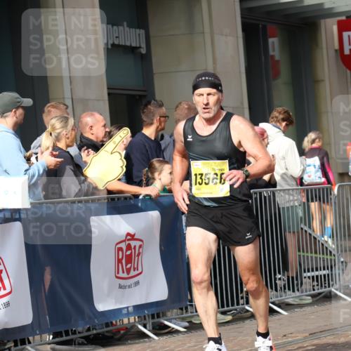 13.09.2026 - 21. swb-Marathon Bremen Strokosch-Dieckow http://msf.ph/oto/10286162 13.09.2026 10:40:26 Ziel 10520, 10575, 11903, 12477, 13563, 13566, 11373, 13566, 13616 meine-sportfotos.de