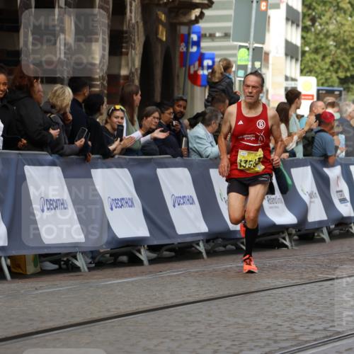 13.09.2026 - 21. swb-Marathon Bremen Strokosch-Dieckow http://msf.ph/oto/10286163 13.09.2026 10:35:36 Ziel 10261, 10262, 10994, 11068, 11176, 11345, 11512, 13505, 13514, 13540, 13560, 13590, 13619, 13558 meine-sportfotos.de
